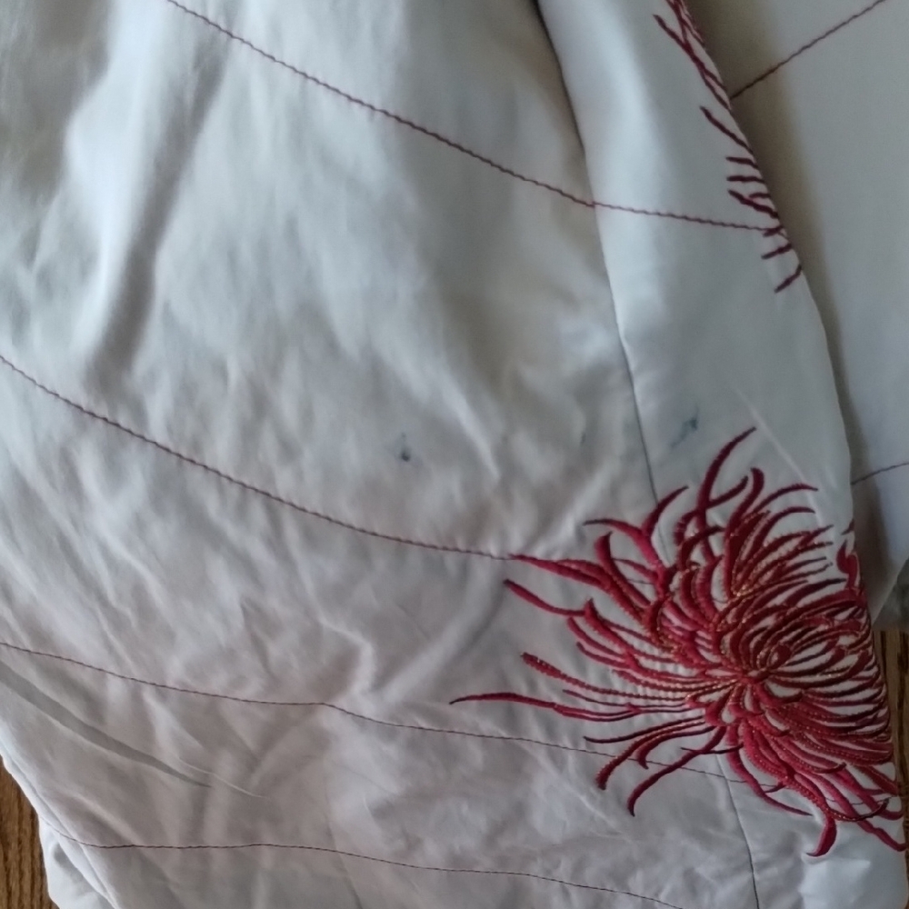 Elegant White Trench Coat with Red Floral Design - Picture 14 of 15